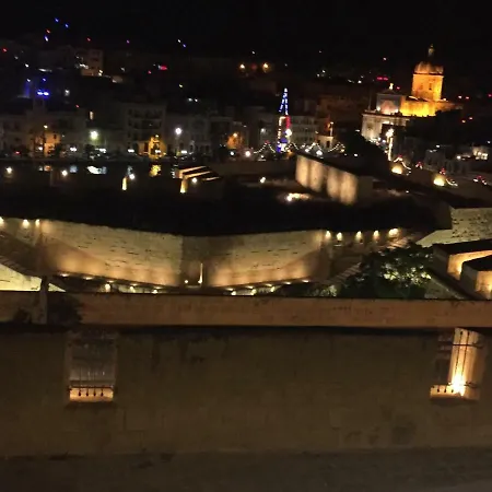 Casa Cara בירגו