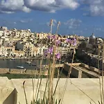 Casa Cara * بيرغو